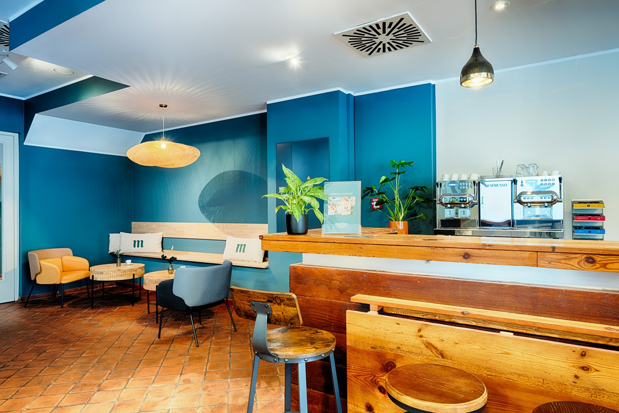 Kaffeetheke und gemütliche Sitzecke