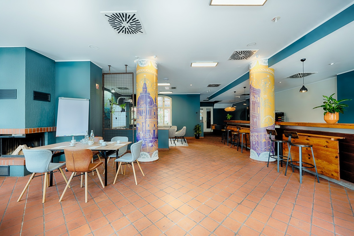 Blick in den Raum von Stuhlkreis Mitte